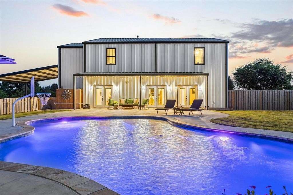 5 Acres of Residential Land with Home for Sale in Sherman, Texas