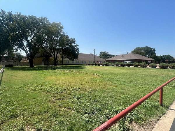0.25 Acres of Land for Sale in McGregor, Texas
