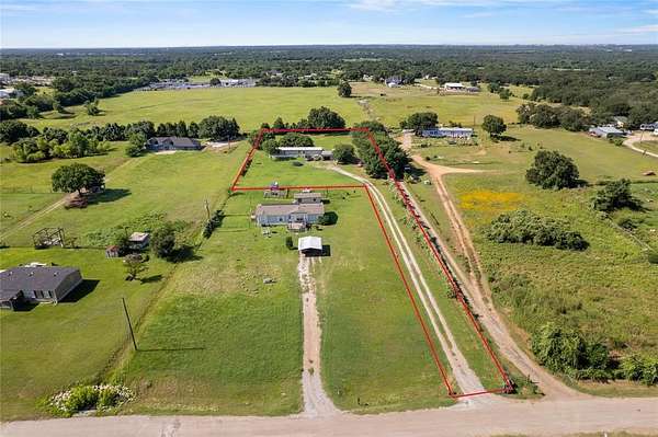 1.59 Acres of Residential Land with Home for Sale in Reno, Texas