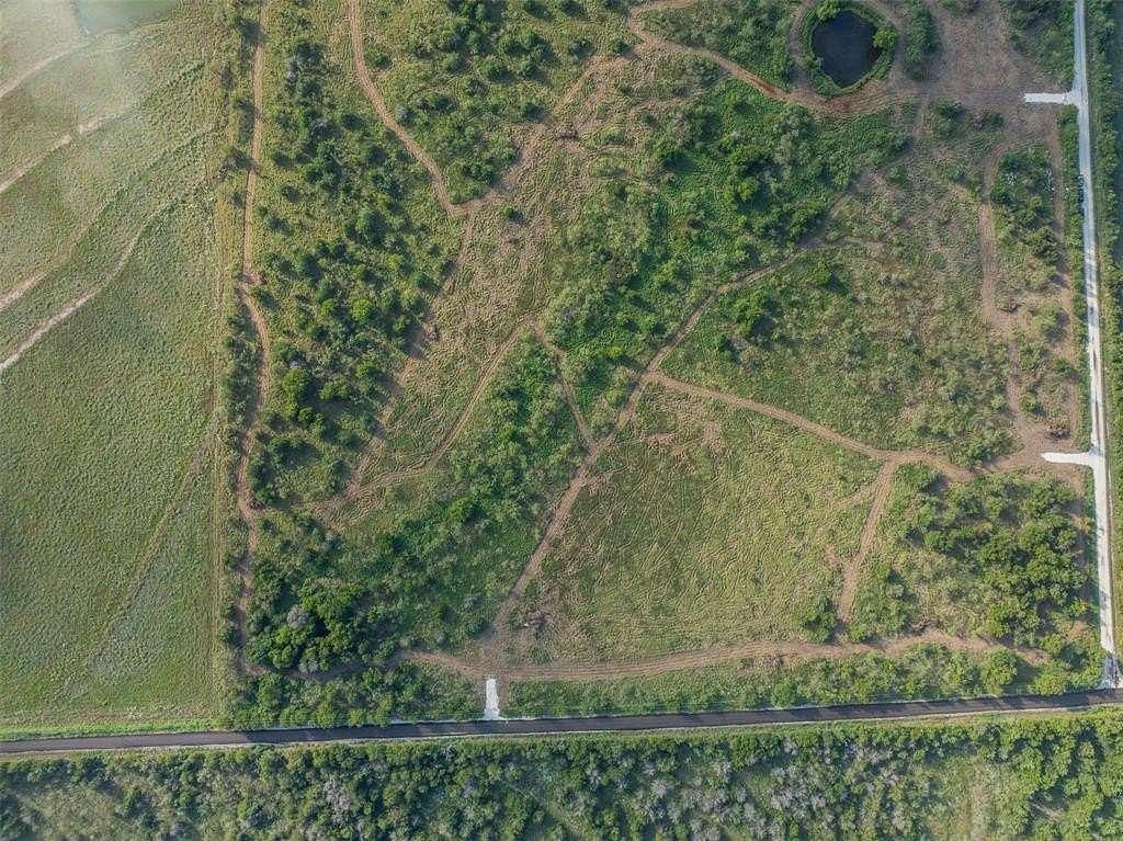 12 Acres of Land for Sale in Groesbeck, Texas