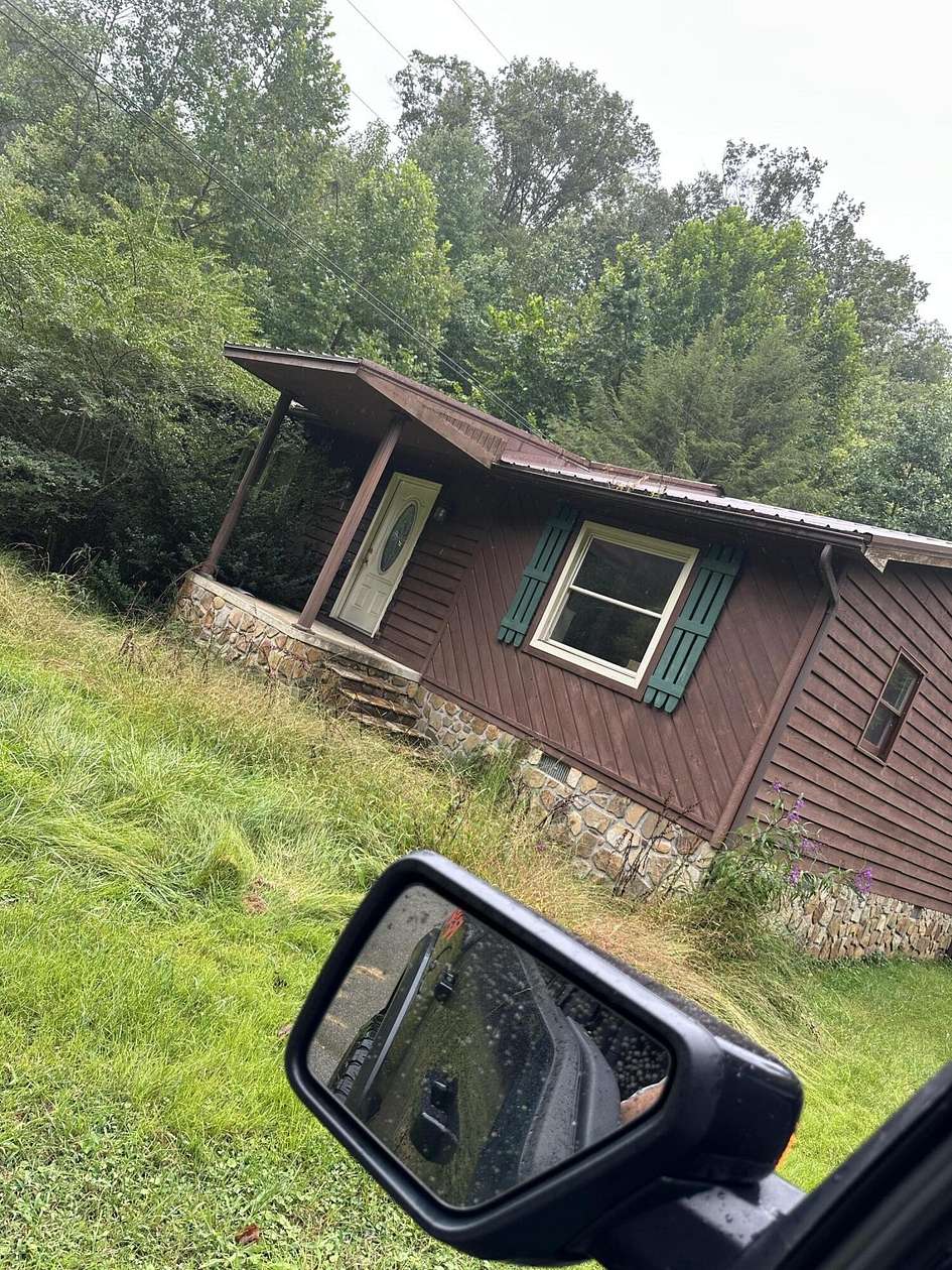 9.9 Acres of Residential Land with Home for Sale in Prestonsburg, Kentucky