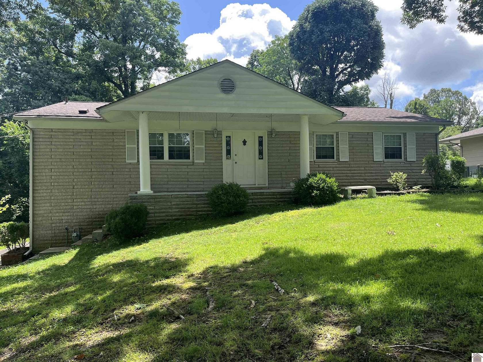 2.3 Acres of Residential Land with Home for Sale in Paducah, Kentucky