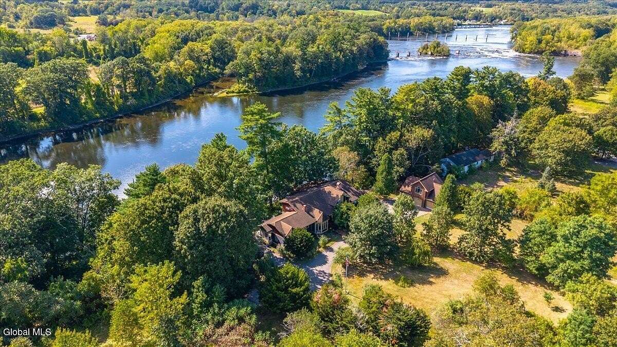 5.13 Acres of Residential Land with Home for Sale in Greenwich, New York