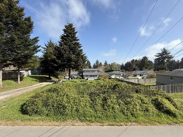 0.16 Acres of Residential Land for Sale in Humboldt Hill, California