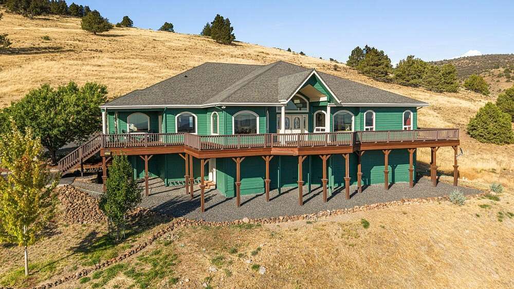 6.76 Acres of Residential Land with Home for Sale in Klamath Falls, Oregon