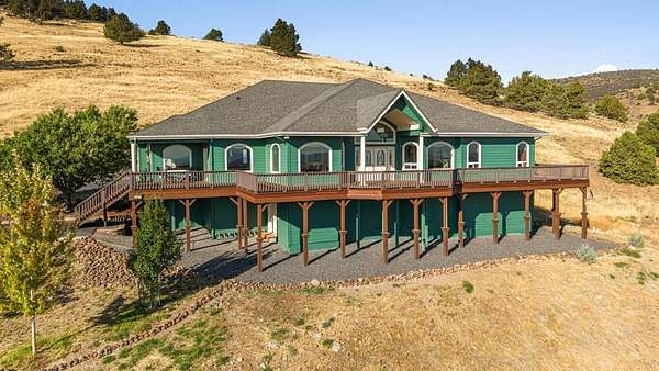 6.76 Acres of Residential Land with Home for Sale in Klamath Falls, Oregon