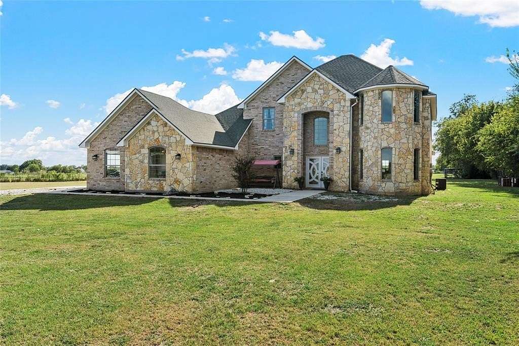 5 Acres of Residential Land with Home for Sale in Woodway, Texas