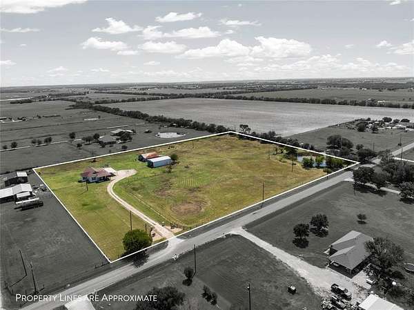 7.84 Acres of Residential Land with Home for Sale in West, Texas