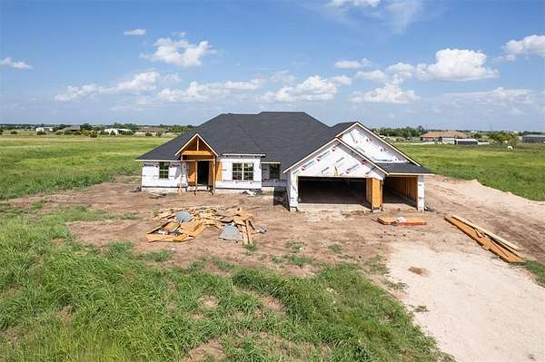 1.5 Acres of Residential Land with Home for Sale in Cashion, Oklahoma