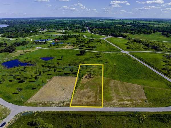 1 Acre of Residential Land for Sale in Corsicana, Texas