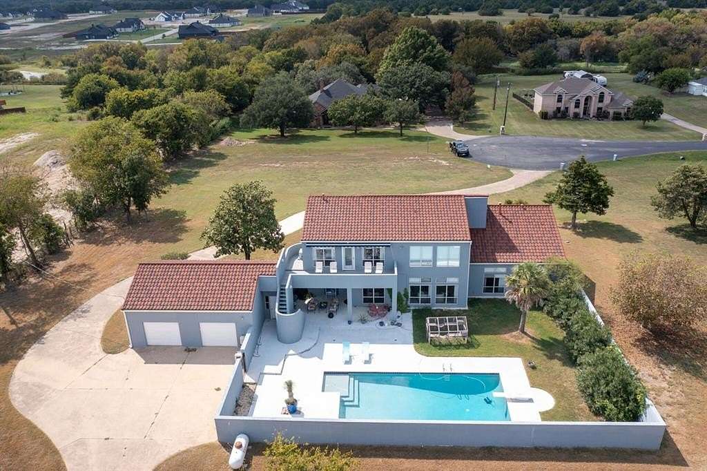 1.54 Acres of Residential Land with Home for Sale in Midlothian, Texas