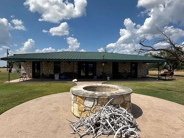 2,603 Acres of Land with Home for Sale in Sonora, Texas