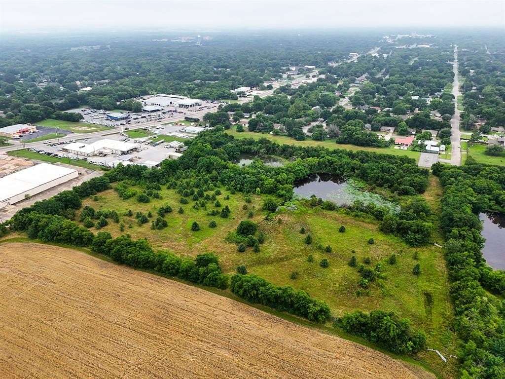 12 Acres of Land for Sale in Bonham, Texas