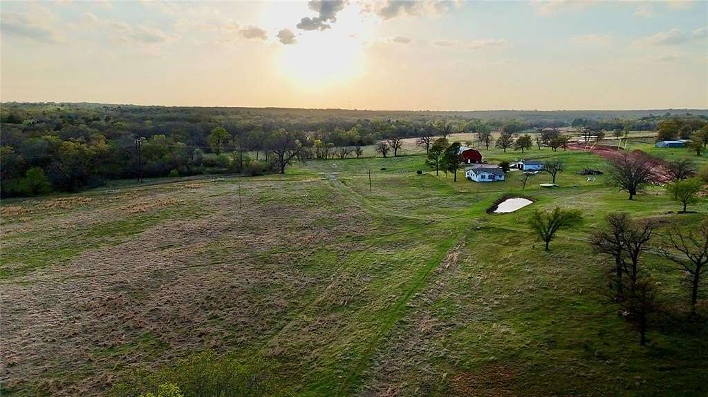 99 Acres of Land for Sale in Arcadia, Oklahoma