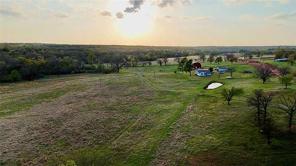 99 Acres of Land for Sale in Arcadia, Oklahoma
