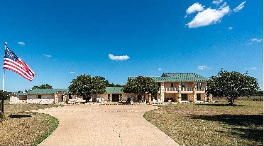 32 Acres of Land with Home for Sale in Florence, Texas