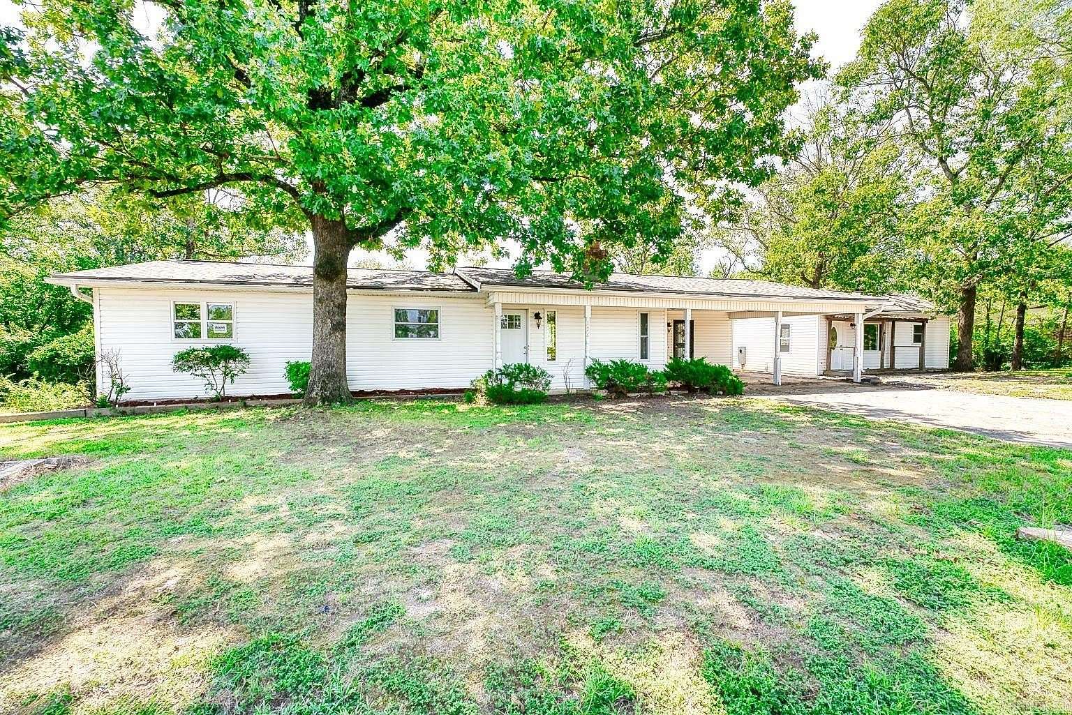 1.7 Acres of Residential Land with Home for Sale in Hot Springs, Arkansas