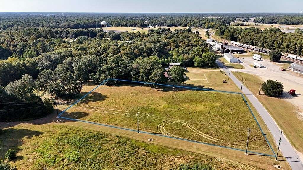 4 Acres of Residential Land for Sale in Camilla, Georgia