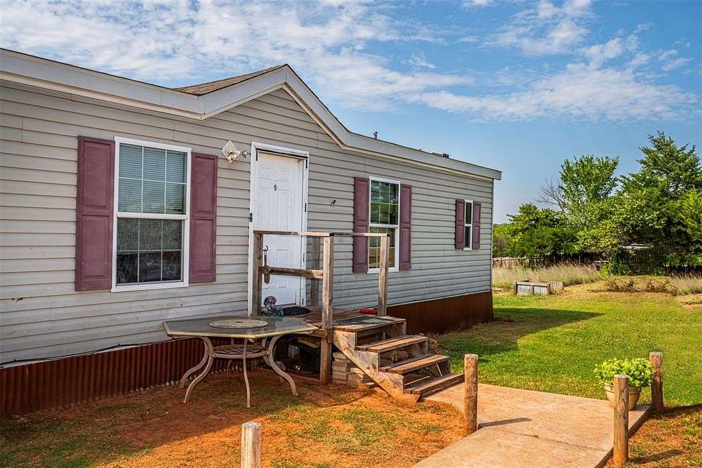 2.56 Acres of Residential Land with Home for Sale in Tuttle, Oklahoma