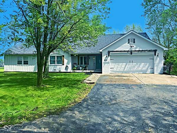 6.39 Acres of Land with Home for Sale in Zionsville, Indiana