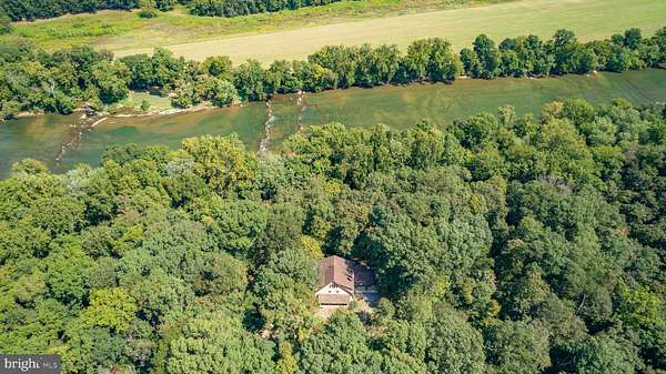 5.28 Acres of Residential Land with Home for Sale in Boyce, Virginia