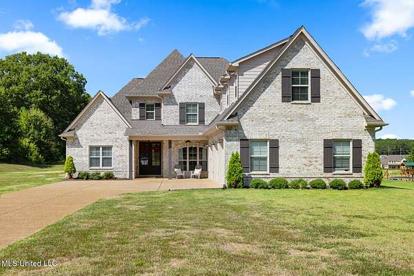 2 Acres of Residential Land with Home for Sale in Hernando, Mississippi