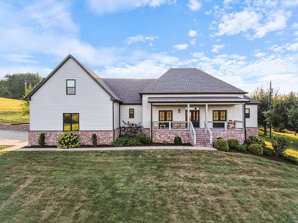 5.45 Acres of Residential Land with Home for Sale in Watertown, Tennessee