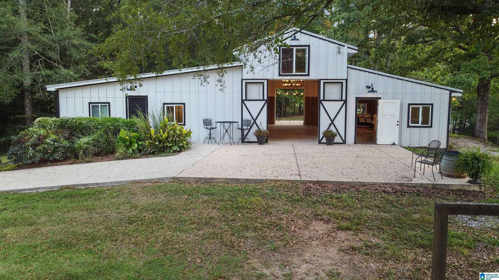 10.7 Acres of Land with Home for Sale in Columbiana, Alabama