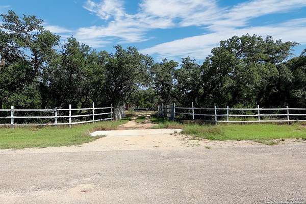 2 Acres of Improved Residential Land for Sale in Hondo, Texas