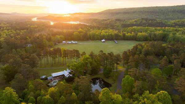 307 Acres of Land with Home for Sale in Rome, Georgia