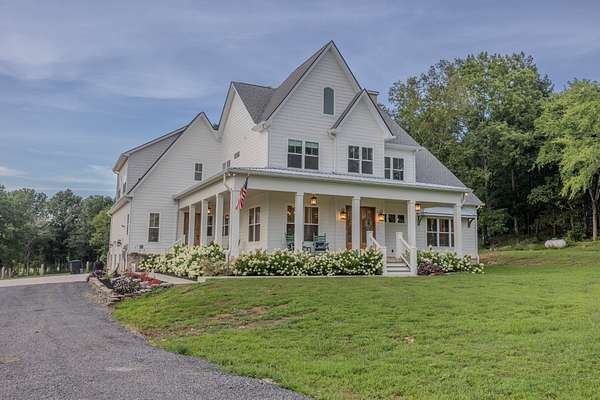 8.5 Acres of Residential Land with Home for Sale in Lascassas, Tennessee