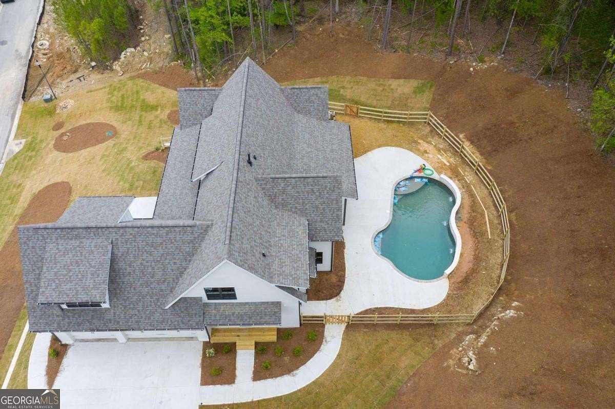 2 Acres of Residential Land with Home for Sale in Rydal, Georgia