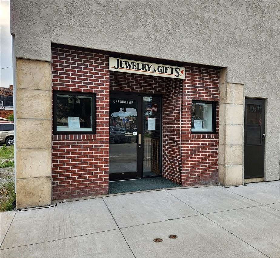 0.03 Acres of Mixed-Use Land for Sale in Knoxville, Iowa