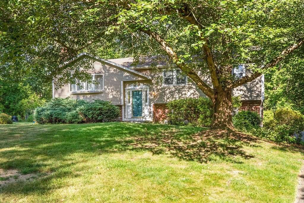 2.18 Acres of Residential Land with Home for Sale in Merrimac, Massachusetts