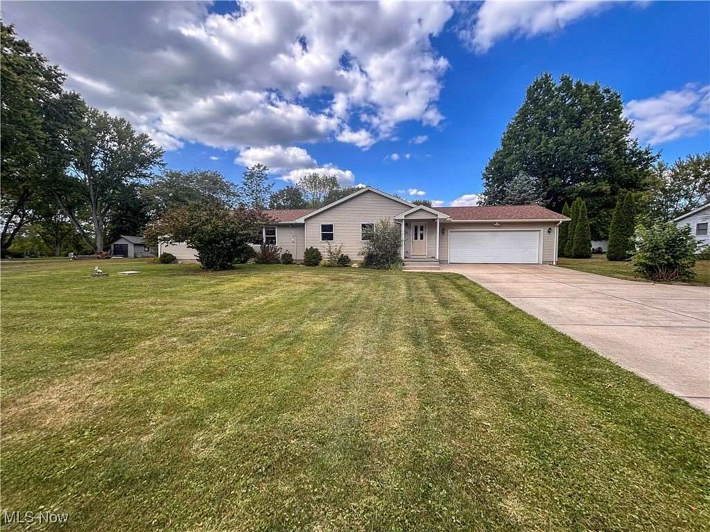 1.78 Acres of Residential Land with Home for Sale in Fowler, Ohio