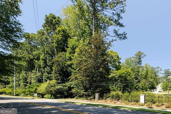 1 Acre of Residential Land for Sale in Roswell, Georgia