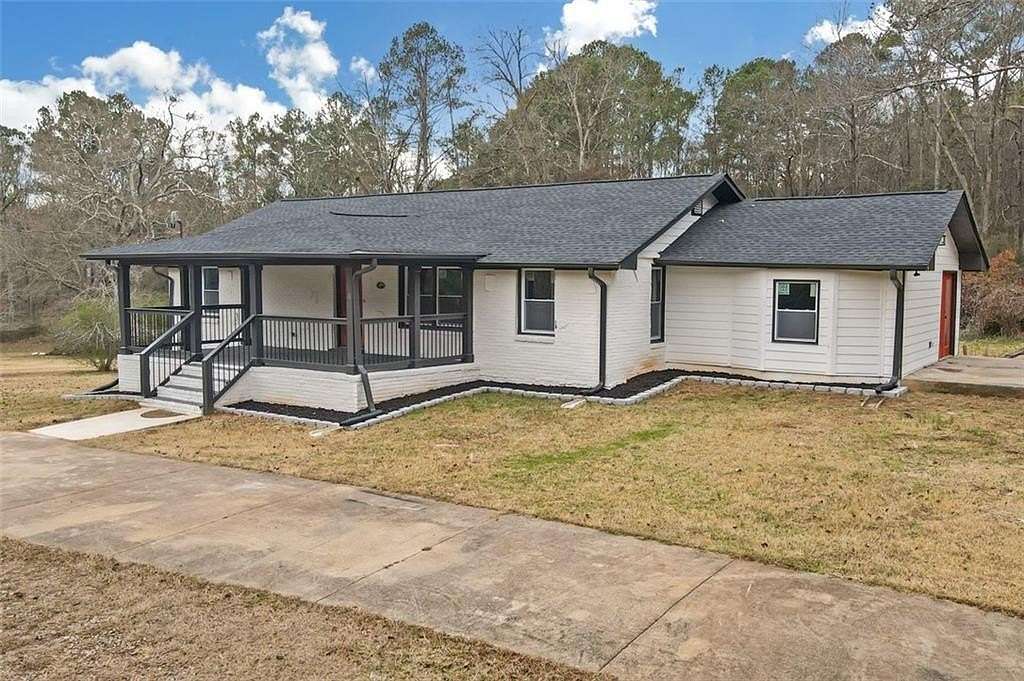 1.57 Acres of Residential Land with Home for Sale in Stockbridge, Georgia