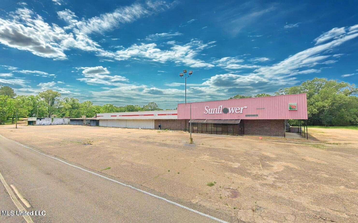 3.1 Acres of Mixed-Use Land for Sale in Utica, Mississippi