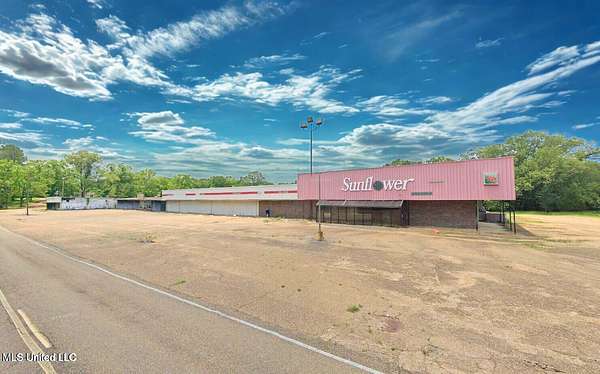 3.1 Acres of Mixed-Use Land for Sale in Utica, Mississippi