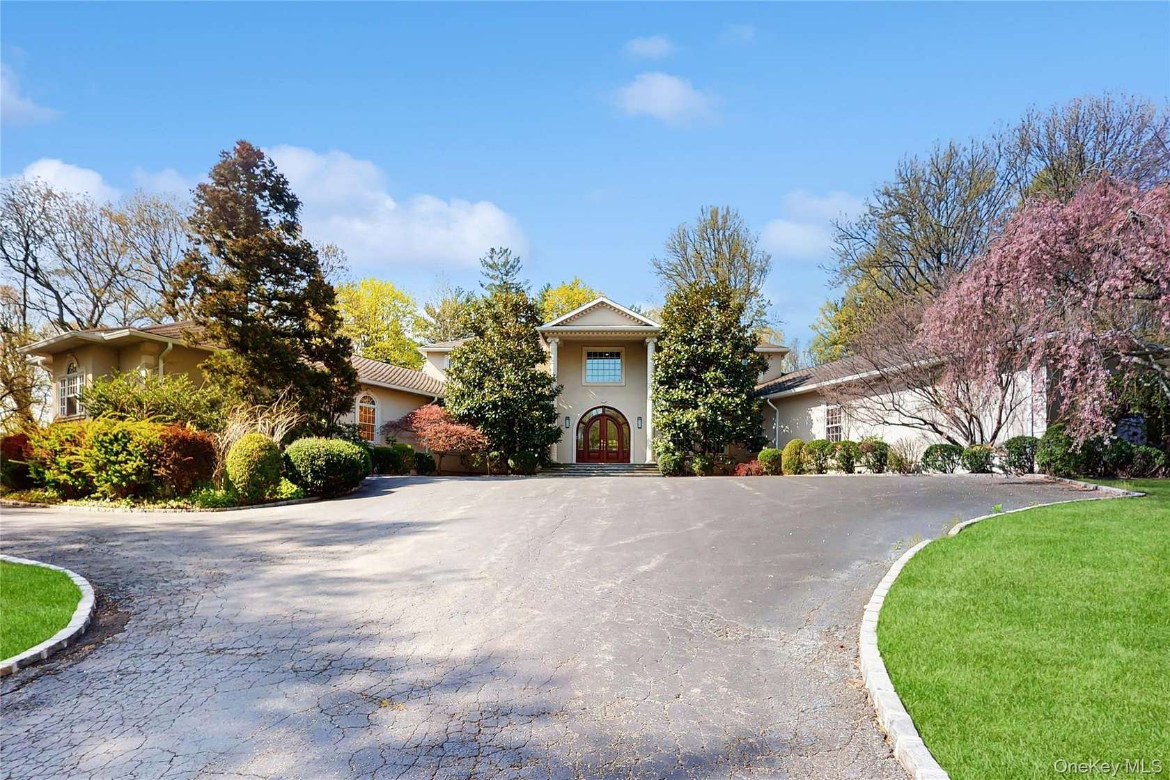 5.3 Acres of Residential Land with Home for Sale in Locust Valley, New York