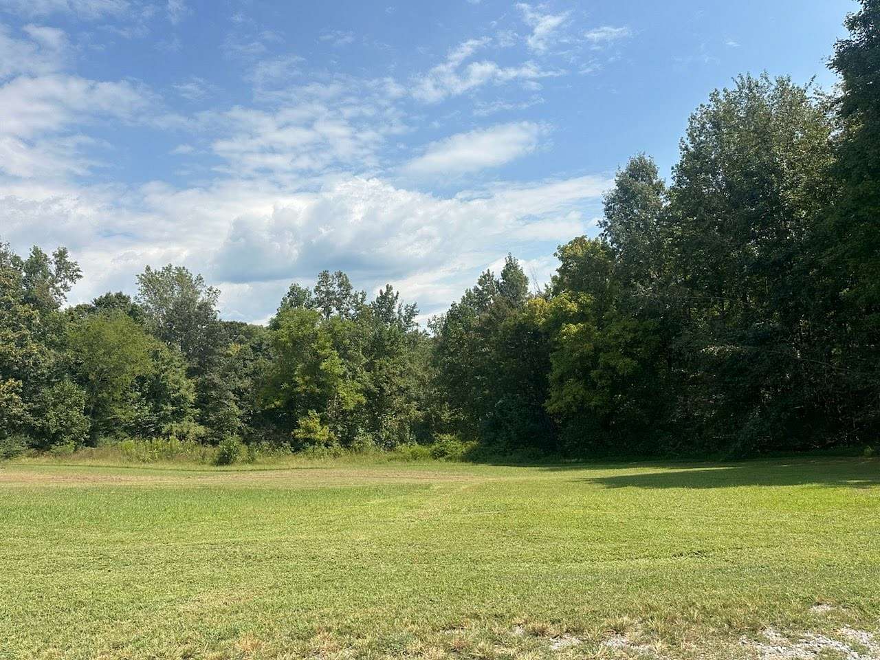 7.84 Acres of Land for Sale in Woodlawn, Tennessee