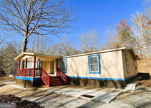 1.5 Acres of Residential Land with Home for Lease in Flowery Branch, Georgia