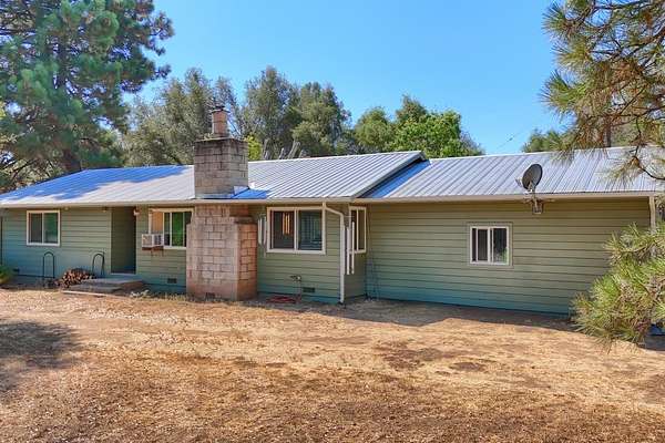 15.2 Acres of Land with Home for Sale in Mariposa, California