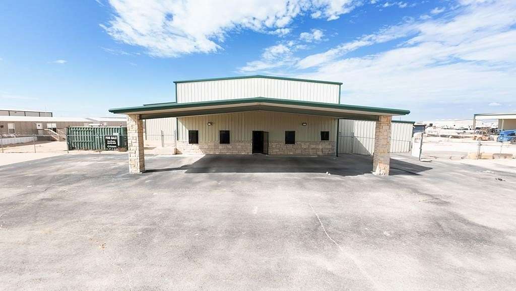 4.9 Acres of Improved Commercial Land for Sale in Midland, Texas