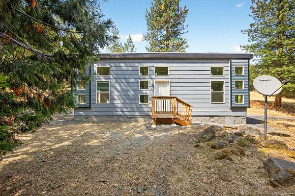 4.8 Acres of Residential Land with Home for Sale in Jacksonville, Oregon