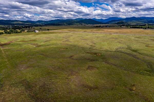 30.3 Acres of Land for Sale in Eagle Point, Oregon