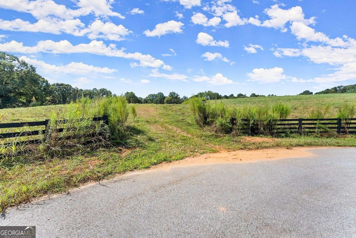 8 Acres of Residential Land for Sale in Hoschton, Georgia