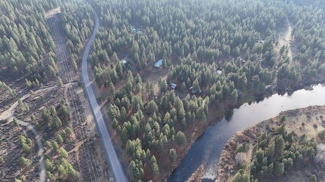 2 Acres of Residential Land with Home for Sale in Chiloquin, Oregon