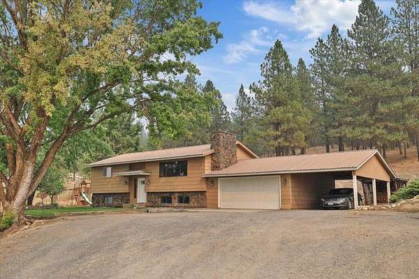 6 Acres of Residential Land with Home for Sale in Colville, Washington