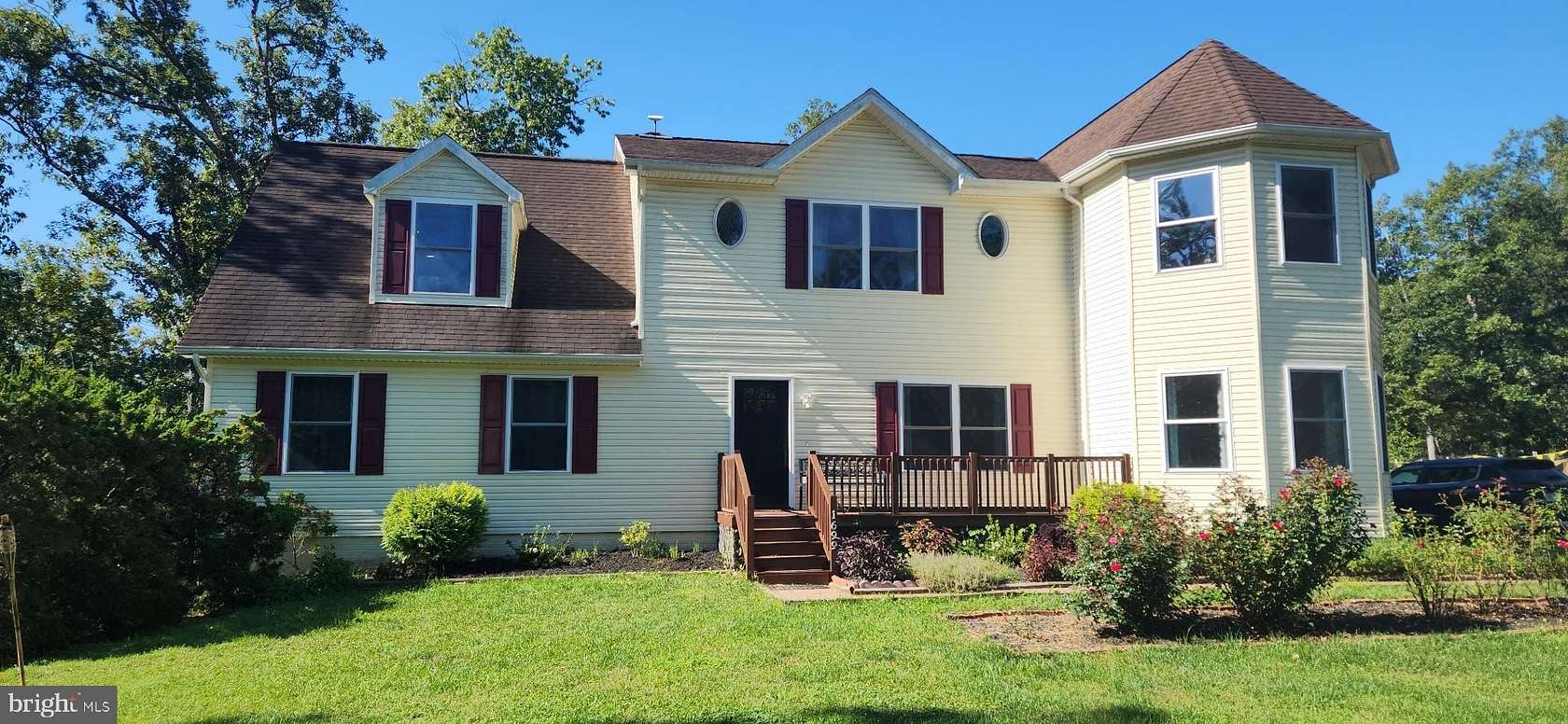 2 Acres of Residential Land with Home for Sale in Front Royal, Virginia